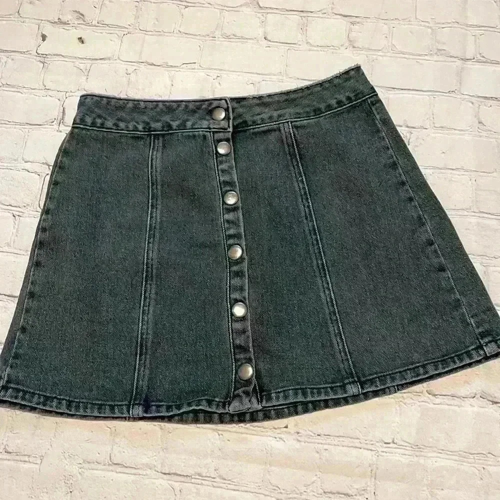 Brandy Melville mini a-line snap front denim skirt
